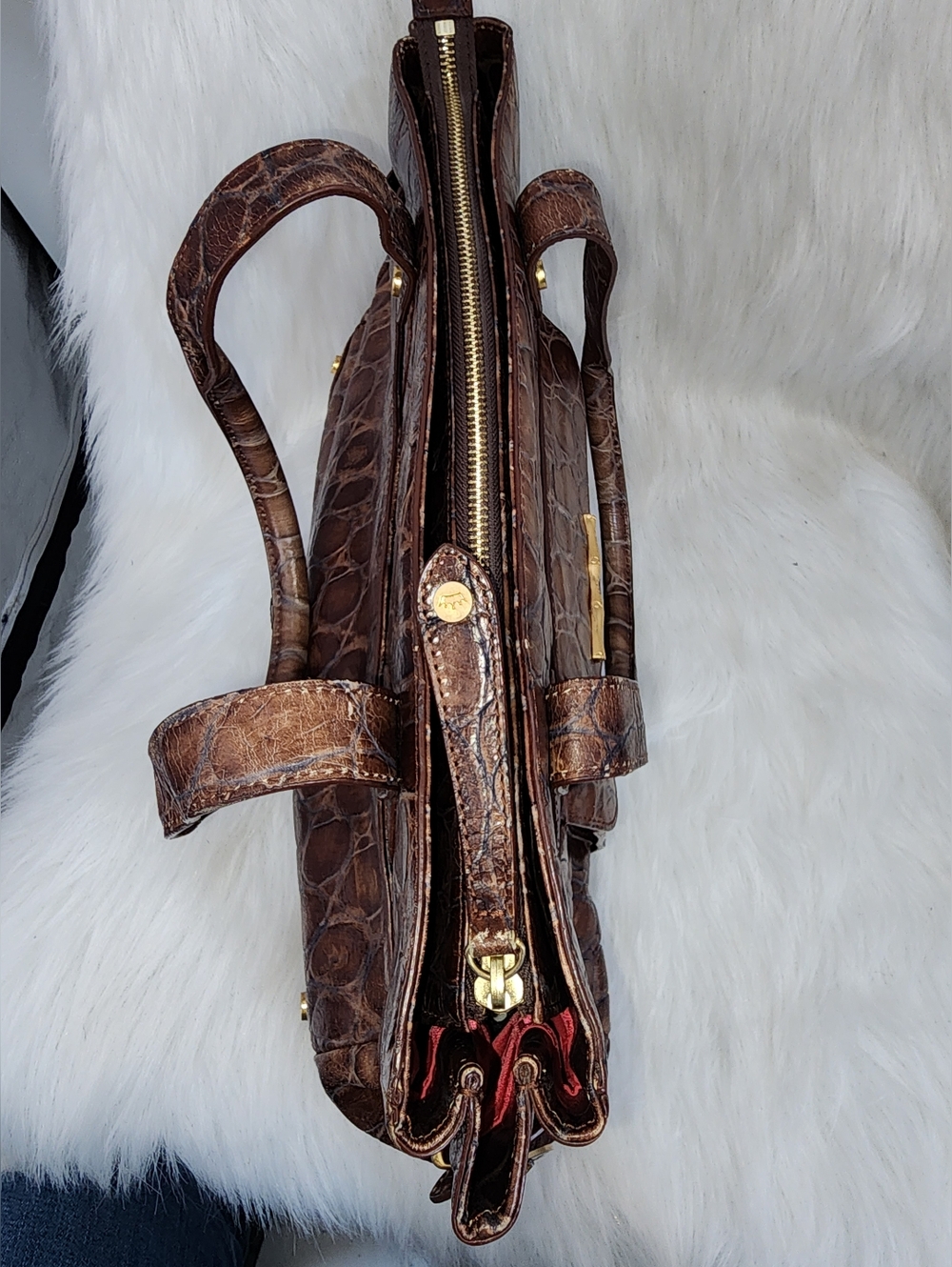 Elaine Turner Crocodile Leather Purse, Brown/Bronze w Gold Hardware & Logo Çharm - Picture 7 of 12